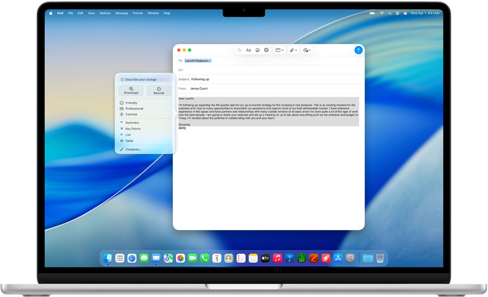 Écran d’un MacBook Air affichant les Outils d’écriture d’Apple Intelligence utilisés pour rédiger un e-mail