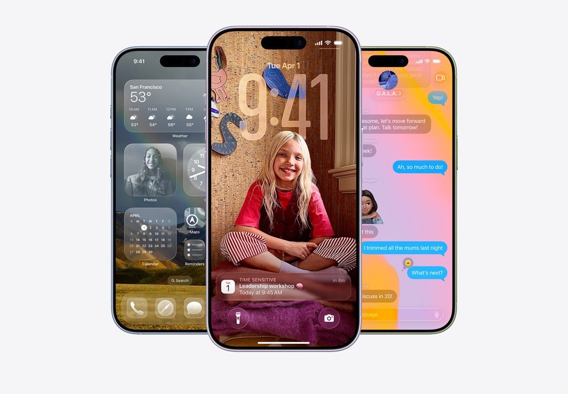 Пристрої iPhone 17, передня панель, кольори: «синя мла», лавандовий, шавлієвий зелений; функції iOS 26 — початковий екран із різними додатками, спливне вікно Календаря на персоналізованому екрані блокування, дисплей iPhone показує Повідомлення з дизайном Liquid Glass